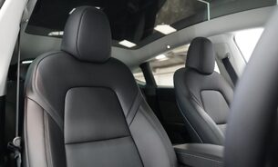 Tesla Model Y RWD Later Comfort Suspension Last of the low tax One Owner VAT Qualifying 11