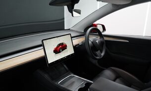 Tesla Model Y Long Range Brand New Rear Tyres! Multi-coat Red One Owner VAT Q 28