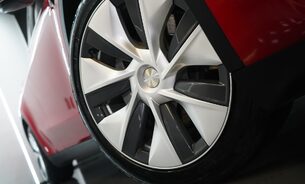 Tesla Model Y Long Range Brand New Rear Tyres! Multi-coat Red One Owner VAT Q 4