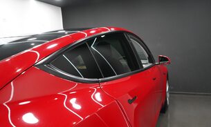 Tesla Model Y Long Range Brand New Rear Tyres! Multi-coat Red One Owner VAT Q 11