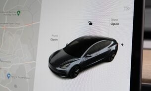Tesla Model 3 Long Range Enhanced Autopilot Midnight Silver Metallic Heat Pump One Owner  15