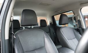 Nissan Navara DCI TEKNA SHR DCB Full Service History Just Serviced VAT Qualifying 11