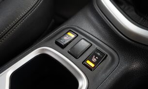 Nissan Navara DCI TEKNA SHR DCB Full Service History Just Serviced with new MOT VAT Q 22