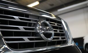 Nissan Navara DCI TEKNA SHR DCB Full Service History Just Serviced with new MOT VAT Q 17