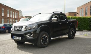 Nissan Navara DCI TEKNA SHR DCB Full Service History Just Serviced VAT Qualifying 7