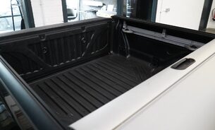 Nissan Navara DCI TEKNA SHR DCB Full Service History Just Serviced with new MOT VAT Q 14