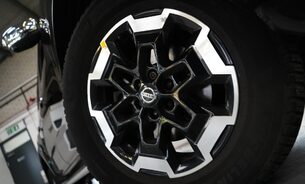 Nissan Navara DCI TEKNA SHR DCB Full Service History Just Serviced with new MOT VAT Q 4