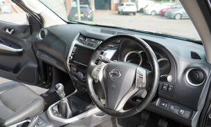 Nissan Navara DCI TEKNA SHR DCB Full Service History Just Serviced VAT Qualifying 2