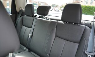 Nissan Navara DCI TEKNA SHR DCB Full Service History Just Serviced VAT Qualifying 18