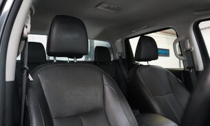 Nissan Navara DCI TEKNA SHR DCB Full Service History Just Serviced with new MOT VAT Q 5