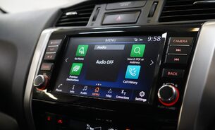 Nissan Navara DCI TEKNA SHR DCB Full Service History Just Serviced with new MOT VAT Q 21