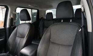 Nissan Navara DCI TEKNA SHR DCB Full Service History Just Serviced with new MOT VAT Q 30