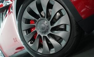 Tesla Model Y Long Range White Interior Red Multi Coat 19" Uberturbine Style Alloys  9