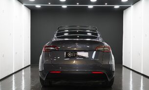 Tesla Model Y Long Range One Owner Later Comfort Suspension Midnight Silver Metallic  6