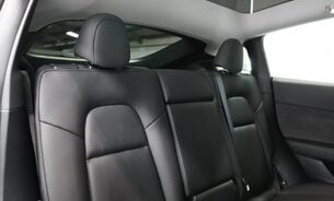 Tesla Model Y Long Range One Owner Later Comfort Suspension Midnight Silver Metallic  18
