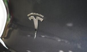 Tesla Model Y Long Range One Owner Later Comfort Suspension Midnight Silver Metallic  8