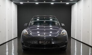Tesla Model Y Long Range One Owner Later Comfort Suspension Midnight Silver Metallic  12