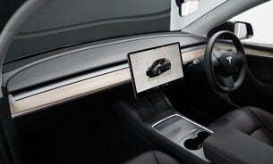 Tesla Model Y Long Range One Owner Later Comfort Suspension Midnight Silver Metallic  24