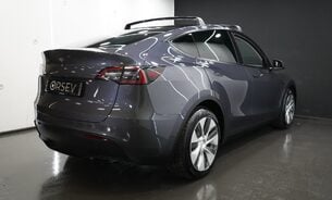 Tesla Model Y Long Range One Owner Later Comfort Suspension Midnight Silver Metallic  7