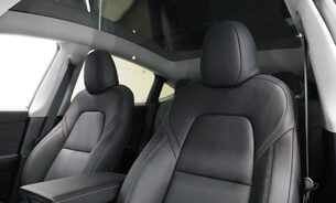 Tesla Model Y Long Range One Owner Later Comfort Suspension Midnight Silver Metallic  25
