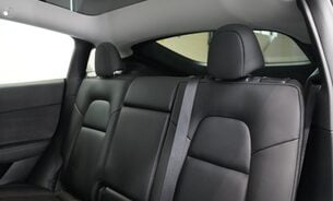 Tesla Model Y Long Range One Owner Later Comfort Suspension Midnight Silver Metallic  23