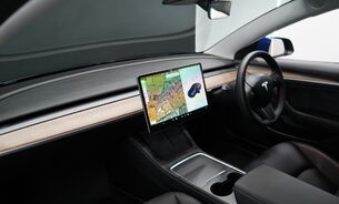 Tesla Model 3 Long Range Low Mileage! Heat Pump Heated Steering Wheel Pano Roof  17
