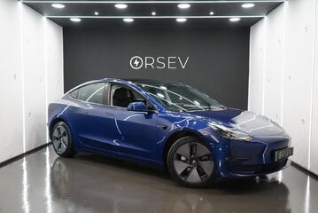Tesla Model 3 Long Range Low Mileage! Heat Pump Heated Steering Wheel Pano Roof 
