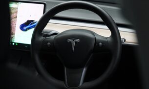 Tesla Model 3 Long Range Low Mileage! Heat Pump Heated Steering Wheel Pano Roof  14