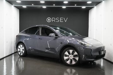 Tesla Model Y LONG RANGE AWD One Owner Midnight Silver Adaptive LEDs Pano Roof VAT Q