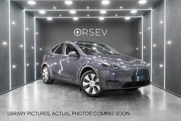 Tesla Model Y LONG RANGE AWD One Owner Midnight Silver Adaptive LEDs Pano Roof VAT Q