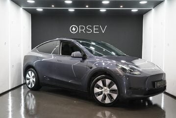 Tesla Model Y LONG RANGE AWD One Owner Midnight Silver Adaptive LEDs Pano Roof VAT Q