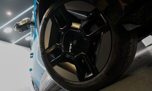 Kia EV9 GT-LINE S Service Pack 7 Seat Meridian Highway Assist V2L HUD 360 Cam++ 4