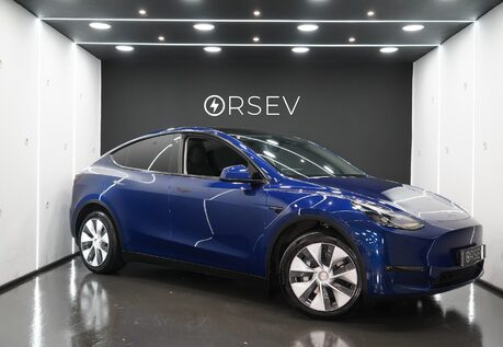 Tesla Model Y LONG RANGE AWD One Owner Deep Metallic Blue Adaptive LEDs Pano Roof VAT Q
