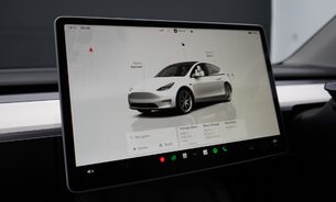 Tesla Model Y Long Range White Interior Very Clean! Pano roof Heat Pump Parking Sensors  20