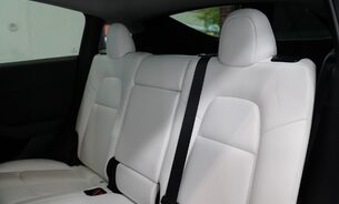 Tesla Model Y Long Range White Interior Very Clean! Pano roof Heat Pump Parking Sensors  17