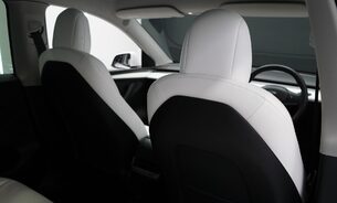 Tesla Model Y Long Range White Interior Very Clean! Pano roof Heat Pump Parking Sensors  14