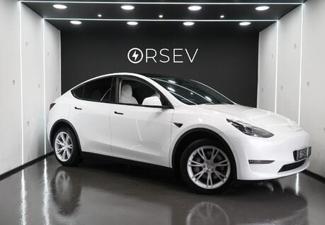 Tesla Model Y Long Range White Interior Very Clean! Pano roof Heat Pump Parking Sensors 