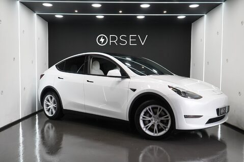 Tesla Model Y Long Range White Interior Very Clean! Pano roof Heat Pump Parking Sensors  