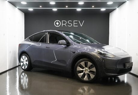 Tesla Model Y LONG RANGE AWD One Owner Midnight Silver Adaptive LEDs Pano Roof VAT Q