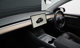 Tesla Model Y LONG RANGE AWD One Owner Midnight Silver Adaptive LEDs Pano Roof VAT Q 17