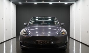 Tesla Model Y LONG RANGE AWD One Owner Midnight Silver Adaptive LEDs Pano Roof VAT Q 8