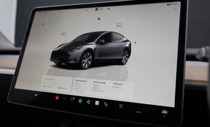 Tesla Model Y LONG RANGE AWD One Owner Midnight Silver Adaptive LEDs Pano Roof VAT Q 20