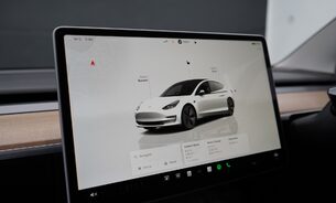 Tesla Model 3 LONG RANGE Ryzen Chip Heat Pump Panoramic Roof One Owner VAT Q 21