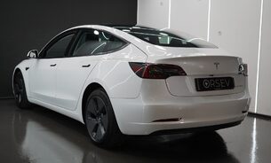 Tesla Model 3 LONG RANGE Ryzen Chip Heat Pump Panoramic Roof One Owner VAT Q 3