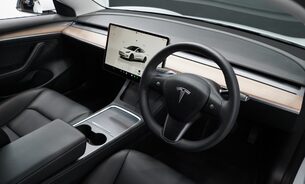 Tesla Model 3 LONG RANGE Ryzen Chip Heat Pump Panoramic Roof One Owner VAT Q 2