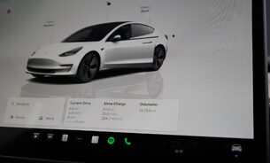 Tesla Model 3 LONG RANGE Ryzen Chip Heat Pump Panoramic Roof One Owner VAT Q 22