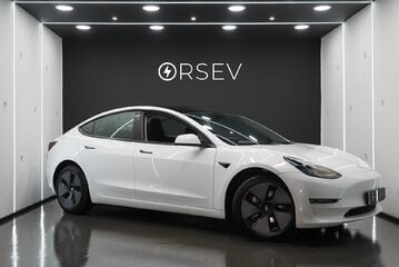 Tesla Model 3 LONG RANGE Ryzen Chip Heat Pump Panoramic Roof One Owner VAT Q