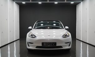 Tesla Model 3 LONG RANGE Ryzen Chip Heat Pump Panoramic Roof One Owner VAT Q 6