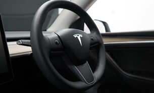 Tesla Model Y LONG RANGE AWD One Owner Adaptive LEDs Pano Roof  Parking Sensors VAT Q 22