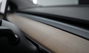 Tesla Model Y LONG RANGE AWD One Owner Adaptive LEDs Pano Roof  Parking Sensors VAT Q 17